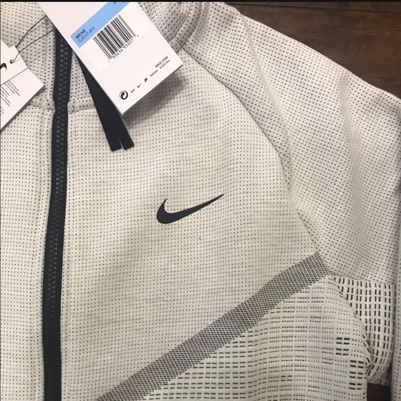 Nike sportswear tech pack wind runner hoodie. - Picture 4 of 9
